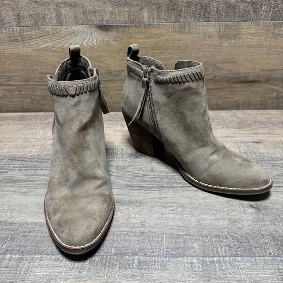 Dolce Vita DV8 Shaie Beige Faux Suede Heeled Ankle Boot Women's Size 8 - Picture 5 of 6